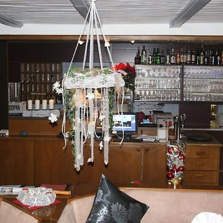 Hotel Restaurant Landhaus Koehle Нойкирх Экстерьер фото
