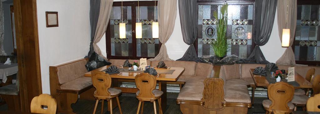 Hotel Restaurant Landhaus Koehle Нойкирх Экстерьер фото