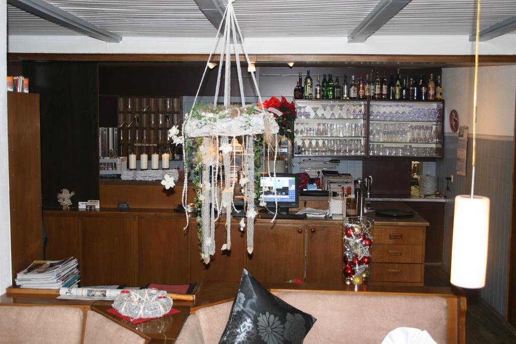 Hotel Restaurant Landhaus Koehle Нойкирх Экстерьер фото